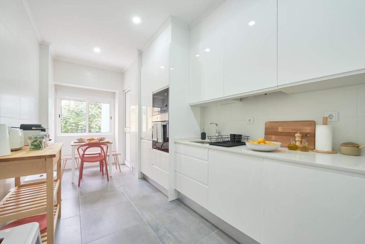 Spacious & Light-Filled 4Br Apartment By Timecoler 아마도라 외부 사진