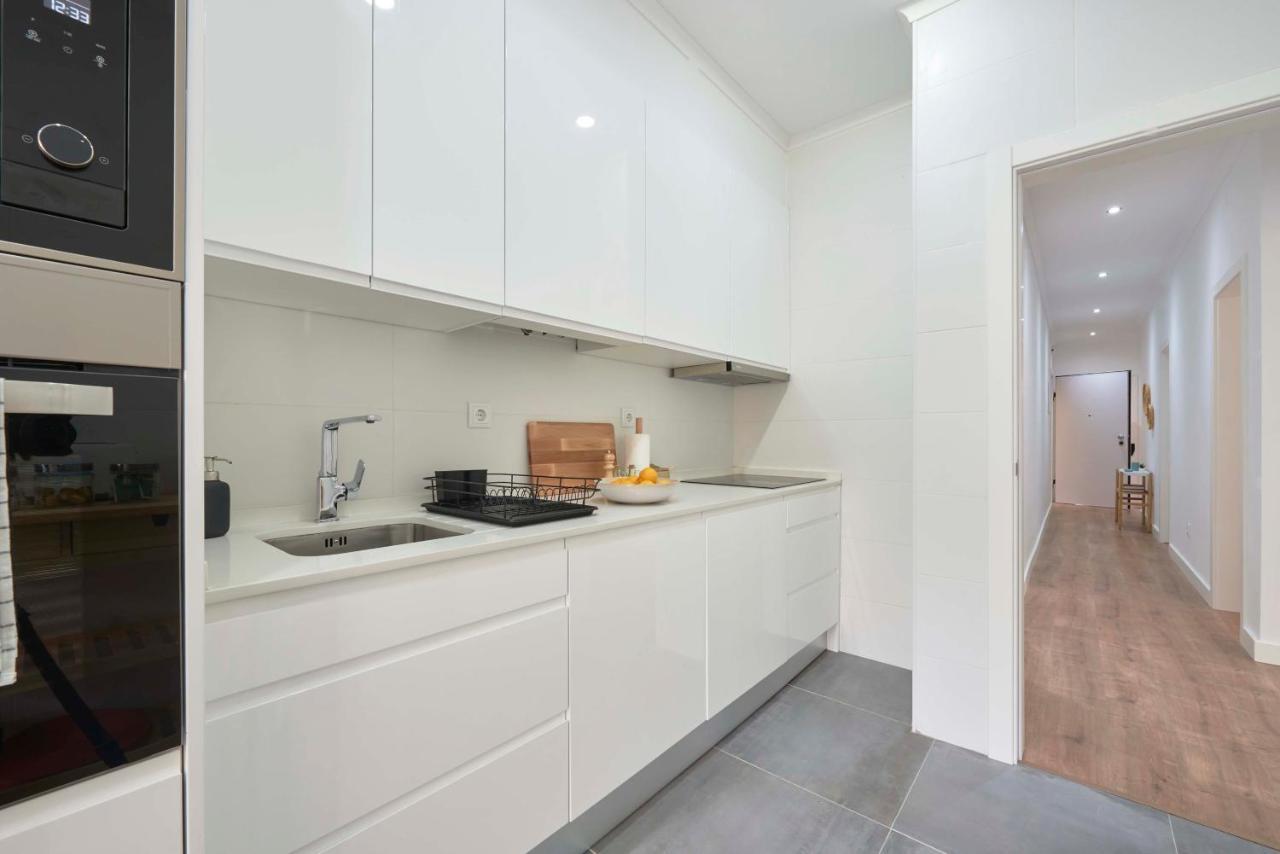 Spacious & Light-Filled 4Br Apartment By Timecoler 아마도라 외부 사진