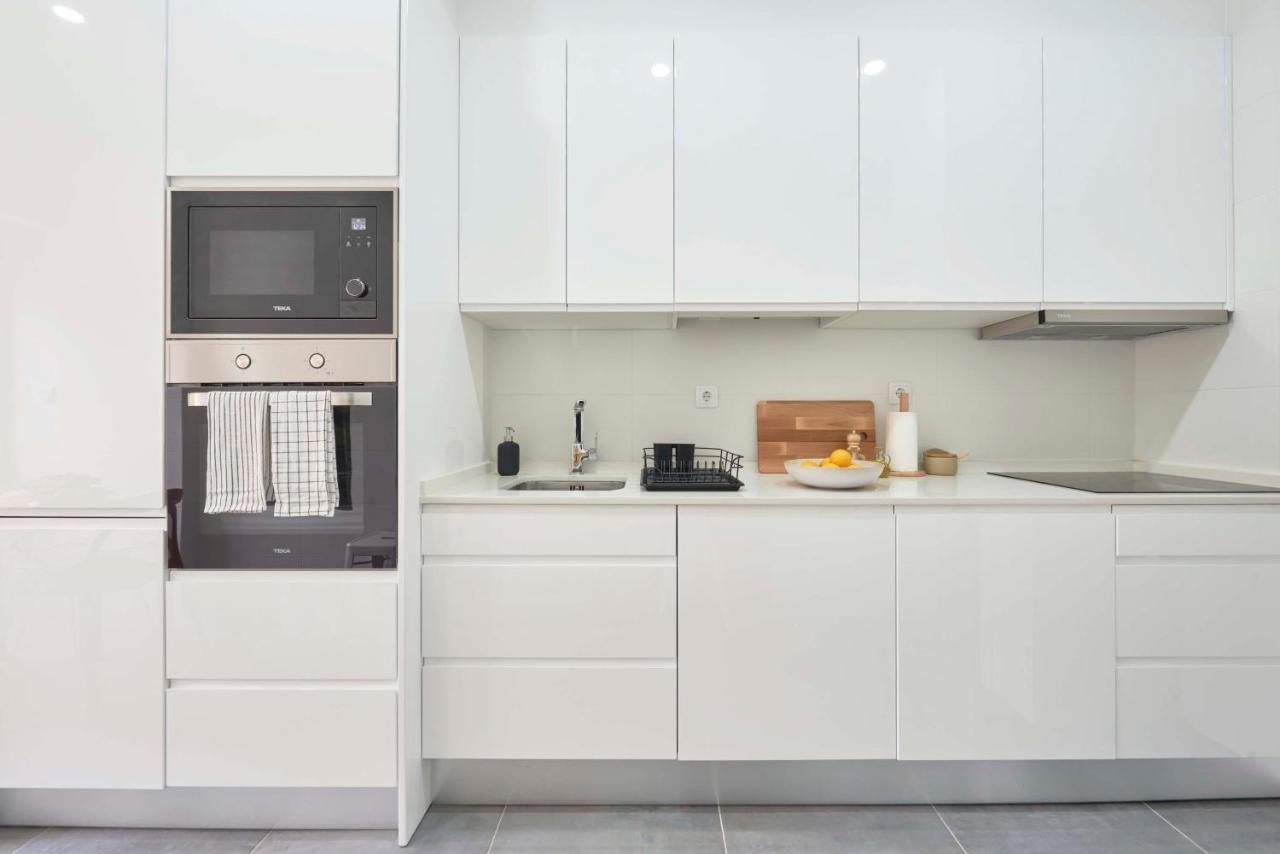 Spacious & Light-Filled 4Br Apartment By Timecoler 아마도라 외부 사진